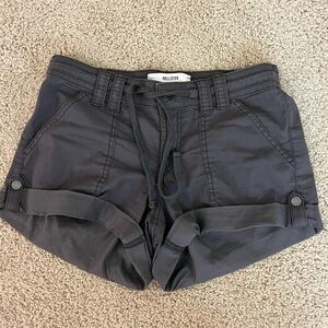 Hollister Low-Rise Classic Shorts!